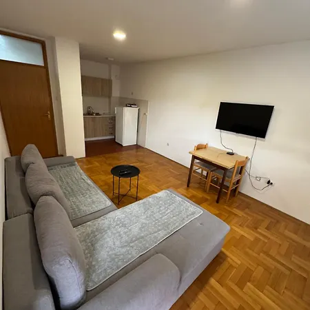 Bulevar 78 Apartman *